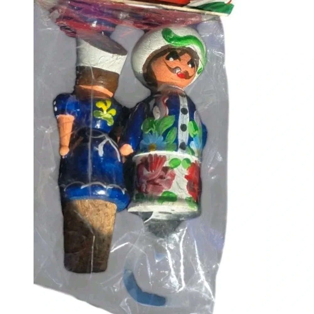 NWT  HUNGARY Girl & Boy‎ WOODEN WINE BOTTLE CORK STOPPER & OPENER Handpainted